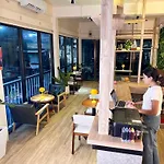 Bangkok Neighborhood Hostel